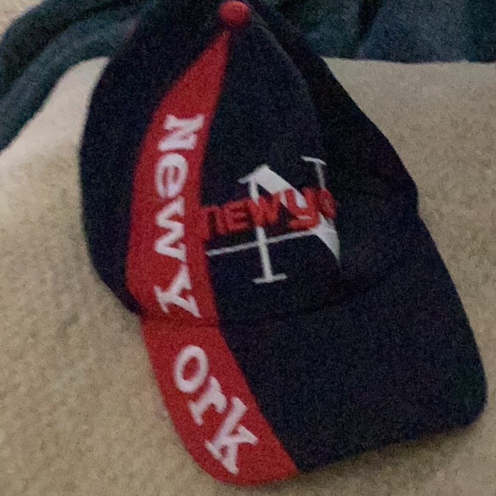 🗽🇺🇸 NWOT Fun New York Cap Adjustable Perfect Addition To Your Closet 🗽🇺🇸